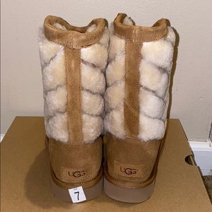 NEW Women’s UGG Tania Chestnut Bootie Size 7